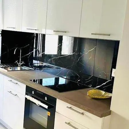 Lanterne Apartment *